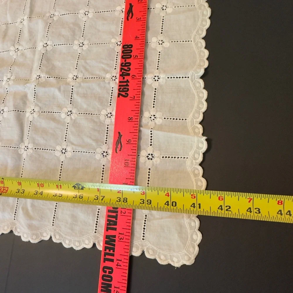 Vintage Table Runner White Eyelet Embroidered Scalloped 41x15 Cottagecore Decor